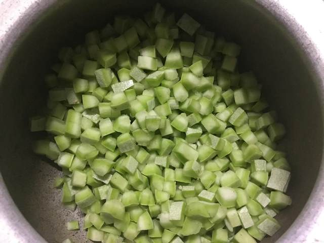 Snake gourd choped